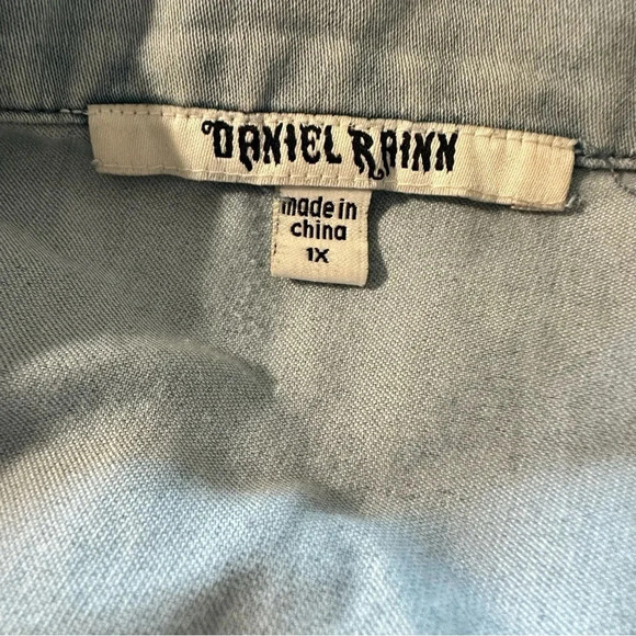 Daniel Rainn women's size 1XL denim blouse/tunic - Picture 3 of 3